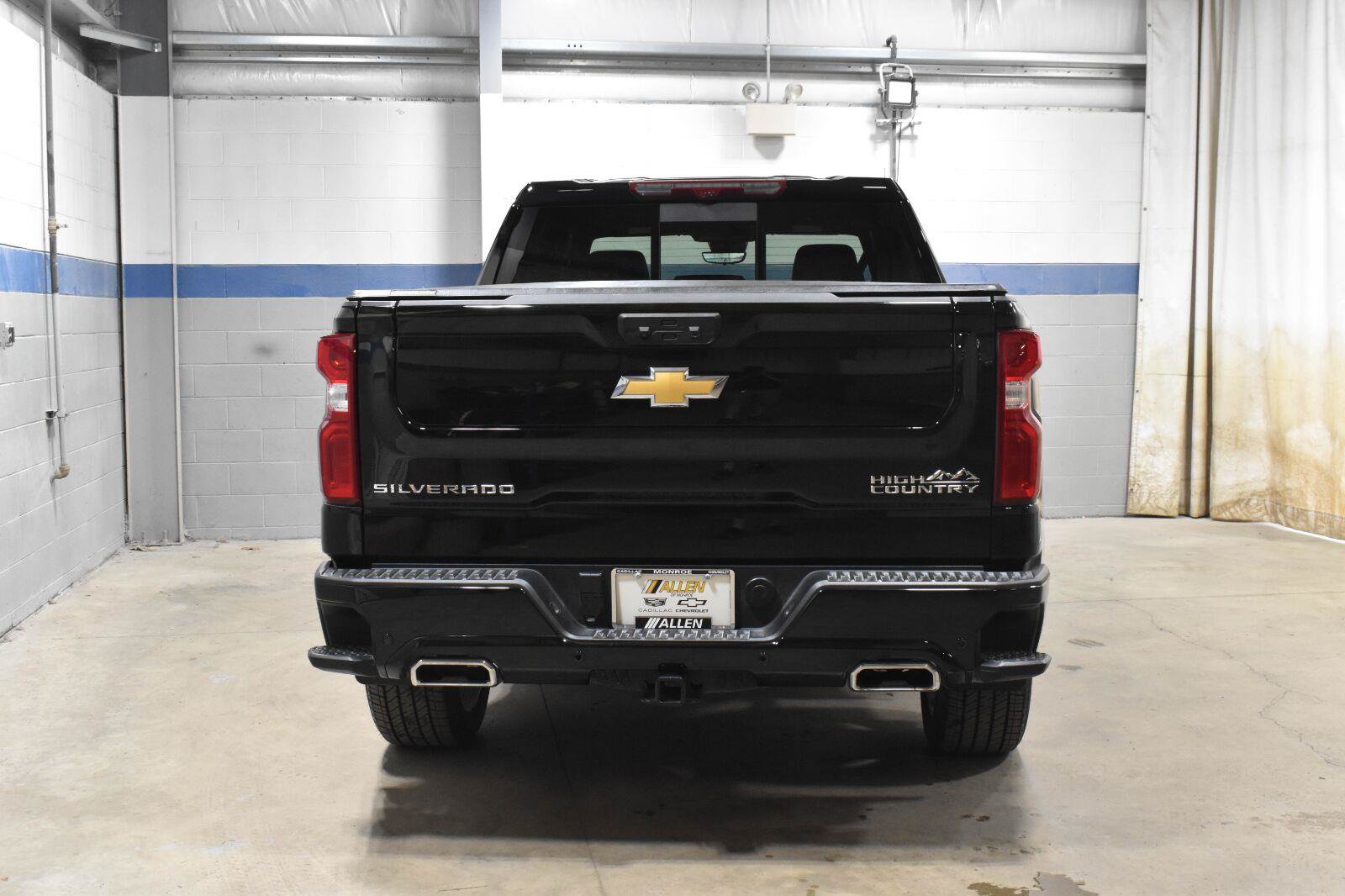 Used 2026 Chevrolet Silverado 1500 High Country w/ Technology Package AWD/4WD image 22