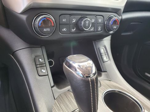 Used 2019 GMC Acadia SLT w/ Black Edition AWD/4WD image 31
