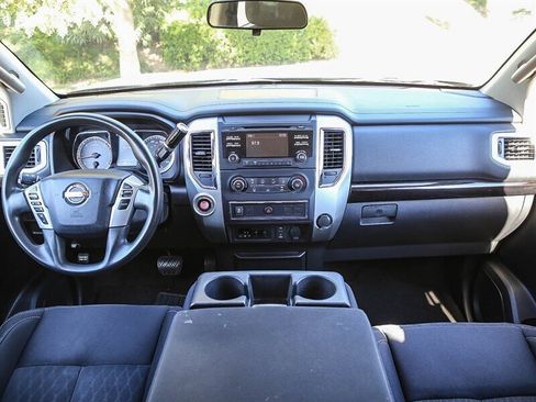 Used 2017 Nissan Titan SV RWD image 18