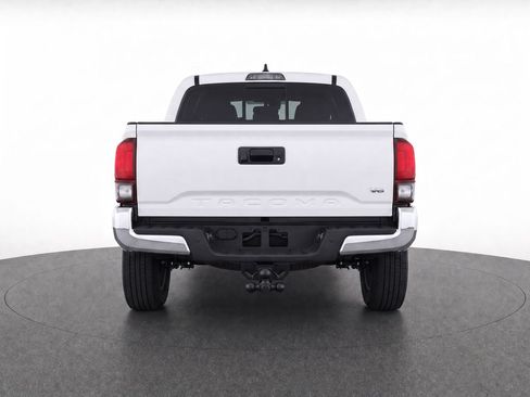Used 2022 Toyota Tacoma SR5 RWD image 10