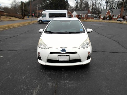 Used 2013 Toyota Prius C Two image 2