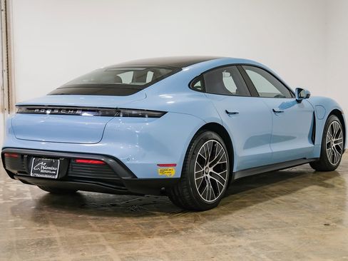 Used 2022 Porsche Taycan 4S image 8