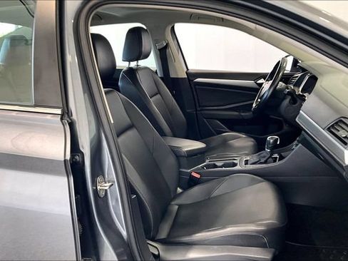 Used 2019 Volkswagen Jetta SE FWD image 34
