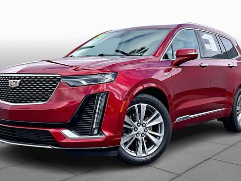 Used 2024 Cadillac XT6 Premium Luxury image 2