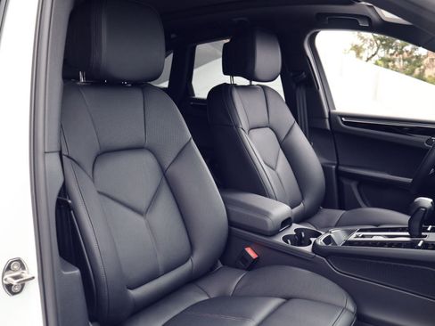 New 2026 Porsche Macan AWD/4WD image 24