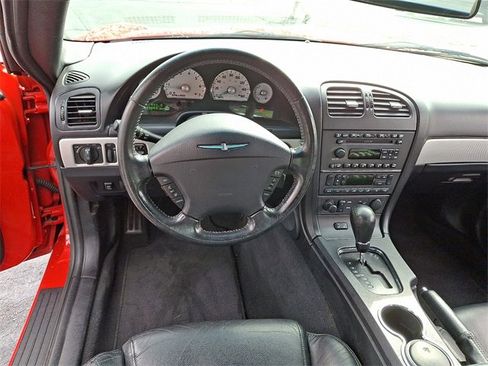 Used 2005 Ford Thunderbird image 27