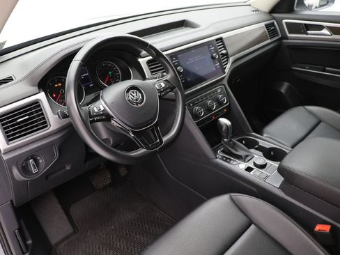 Used 2019 Volkswagen Atlas SE w/ Panoramic Sunroof Package image 16