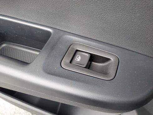 New 2026 Volkswagen Taos SE image 14