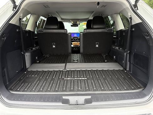 Certified 2025 Toyota Highlander Platinum AWD/4WD image 21