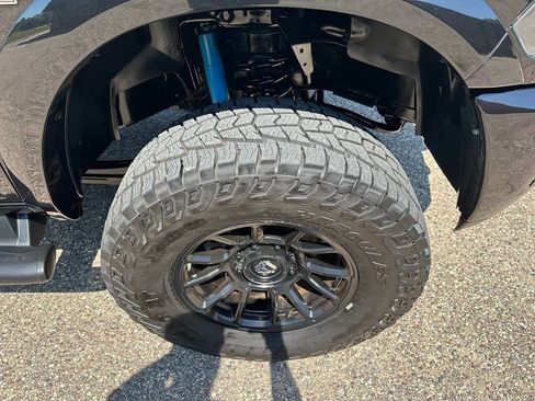 Used 2018 RAM 2500 Laramie w/ Sport Appearance Group AWD/4WD image 10