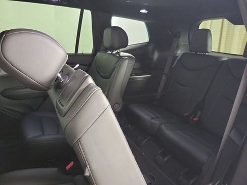Certified 2023 Cadillac XT6 Premium Luxury w/ Technology Package FWD image 14