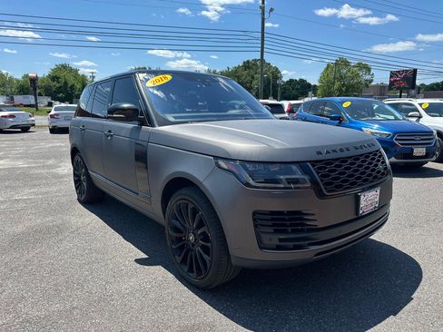 Used 2018 Land Rover Range Rover Supercharged AWD/4WD image 3