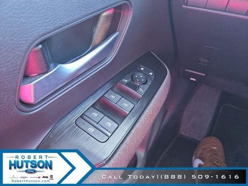 Used 2025 Nissan Kicks SV w/ Illumination Package FWD image 11