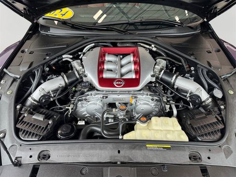 Used 2024 Nissan GT-R Premium w/ Premium Interior Package image 9