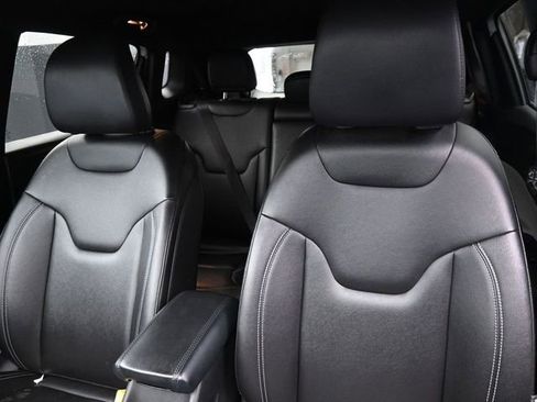 Used 2025 Jeep Compass Limited image 15