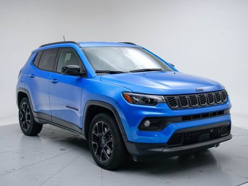 Used 2025 Jeep Compass Latitude w/ Convenience Group AWD/4WD image 10