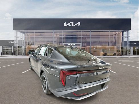 Used 2025 Kia K4 EX image 6
