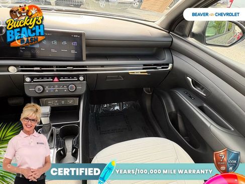 Used 2025 Hyundai Santa Cruz SE FWD image 17