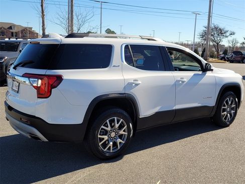 Used 2023 GMC Acadia SLT image 3