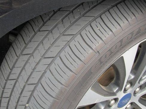 Used 2020 Ford Fusion SE AWD/4WD image 6