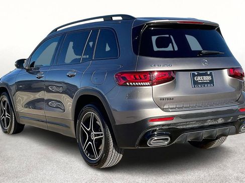 Used 2023 Mercedes-Benz GLB 250 image 2