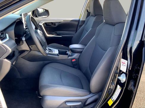 Used 2025 Toyota RAV4 LE FWD image 8