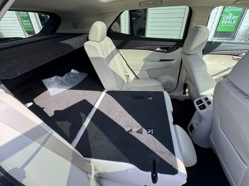 Used 2022 Buick Envision Avenir w/ Technology Package II image 38