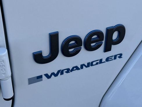 Used 2025 Jeep Wrangler Unlimited Sahara image 32