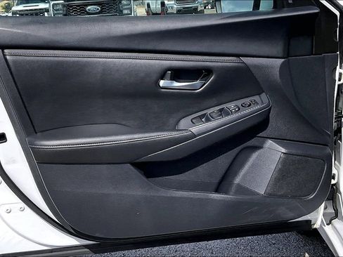 Used 2024 Nissan Sentra SV image 17