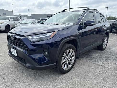 Used 2024 Toyota RAV4 XLE Premium FWD image 10