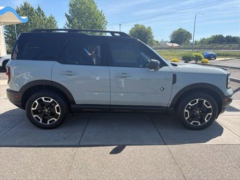 Used 2022 Ford Bronco Sport Outer Banks w/ Tech Package AWD/4WD image 3
