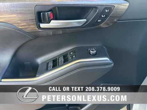Used 2023 Toyota Highlander Platinum image 24