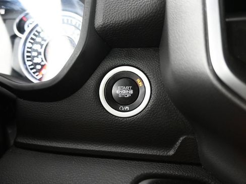 Used 2024 RAM 1500 Big Horn AWD/4WD image 32
