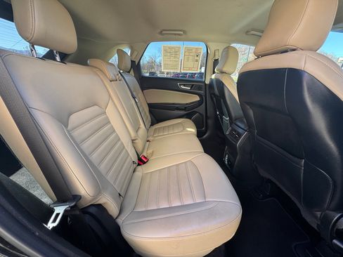 Used 2022 Ford Edge SEL w/ Convenience Package image 16