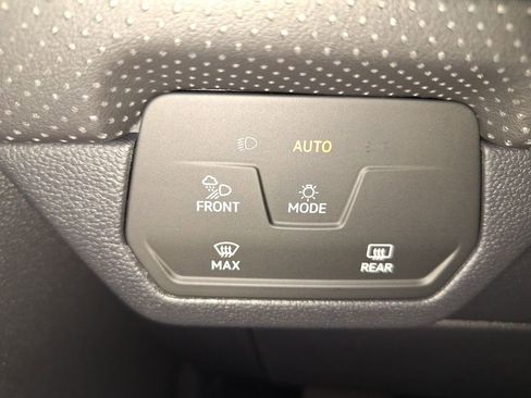 New 2026 Volkswagen Atlas Cross Sport SE image 12