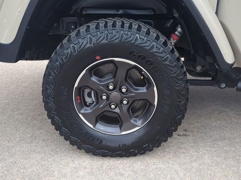 Used 2022 Jeep Gladiator Rubicon w/ LED Lighting Group image 3