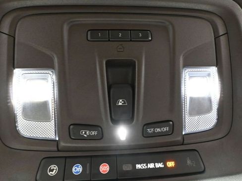 Used 2019 GMC Sierra 1500 SLT w/ SLT Premium Package image 41