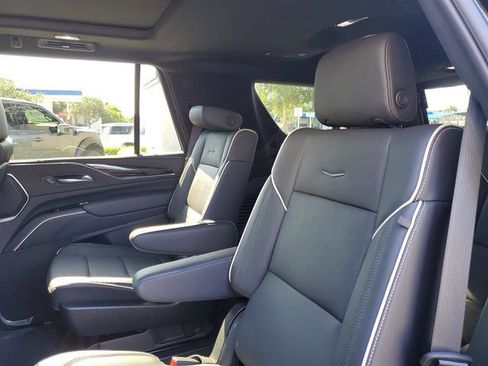 Certified 2023 Cadillac Escalade Sport w/ LPO, ONYX Package AWD/4WD image 18
