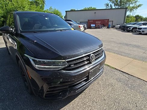 Used 2023 Volkswagen Tiguan SE R-Line FWD image 11