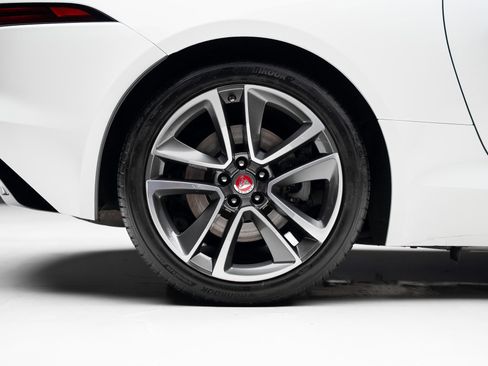 Used 2020 Jaguar F-TYPE Coupe image 37