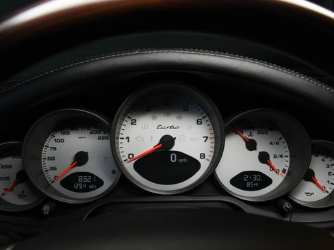 Used 2005 Porsche 911 Turbo AWD/4WD image 32