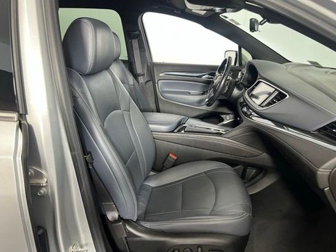 Used 2022 Buick Enclave Premium image 37