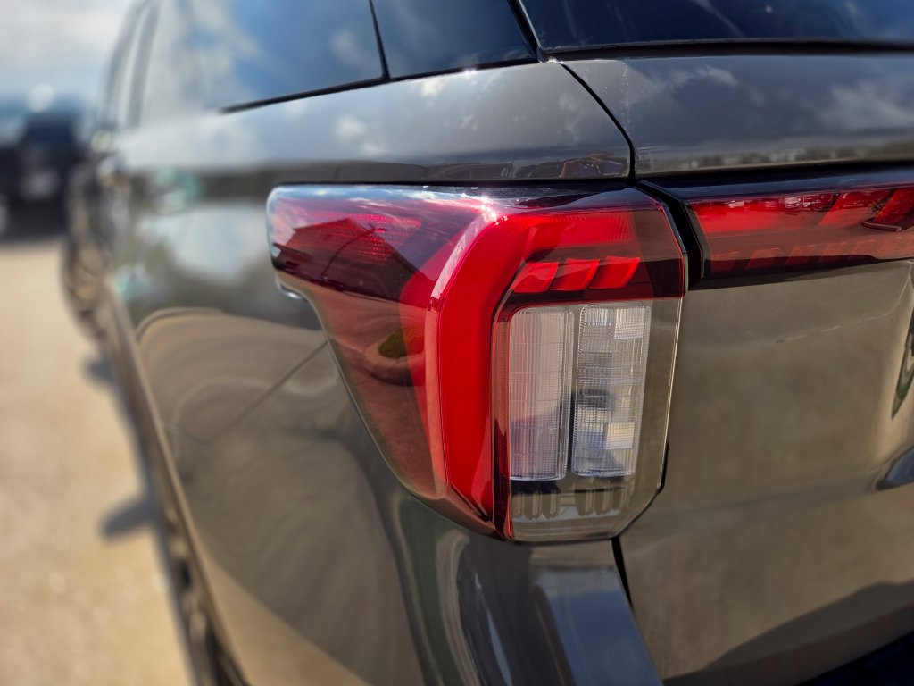 Used 2026 Ford Explorer ST-Line w/ Premium Package RWD image 35