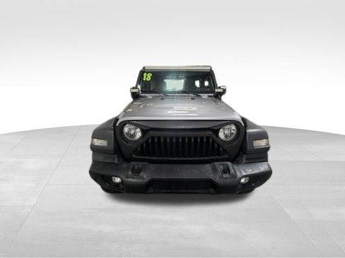 Used 2018 Jeep Wrangler Unlimited Sport AWD/4WD image 3