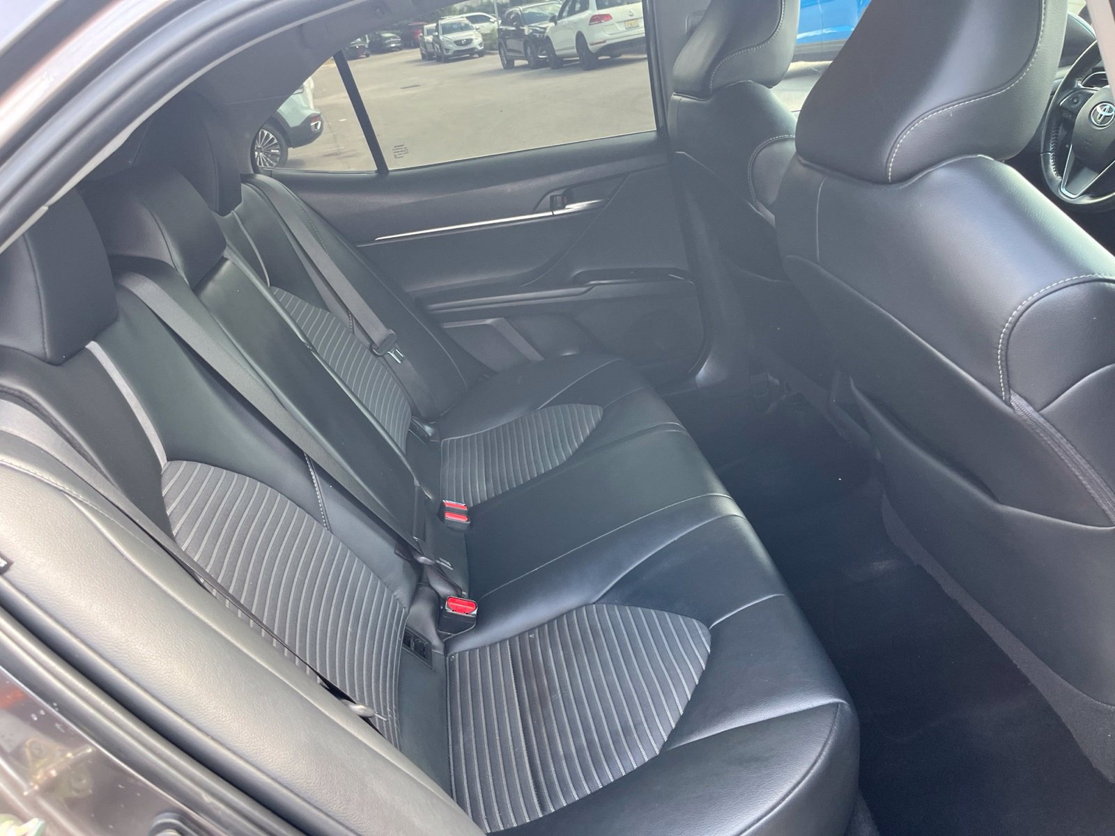 Used 2020 Toyota Camry SE FWD image 33
