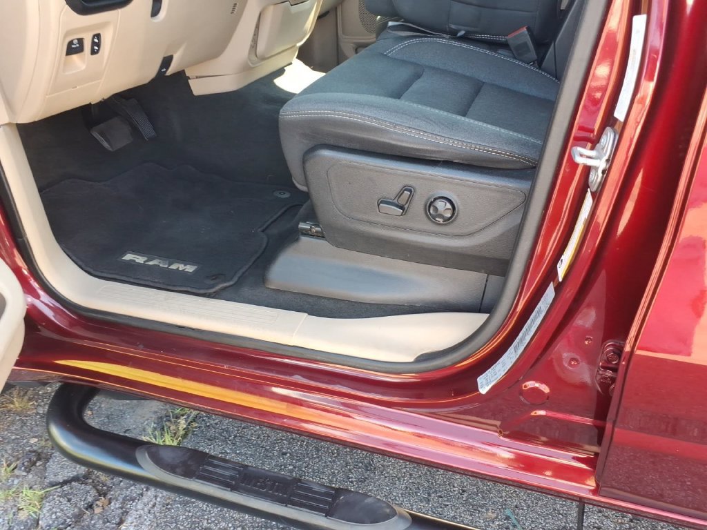 Used 2020 RAM 1500 Big Horn AWD/4WD image 19