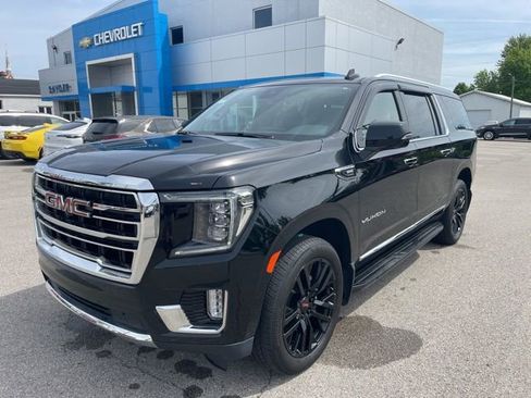 Used 2023 GMC Yukon XL SLT w/ SLT Luxury Package AWD/4WD image 2