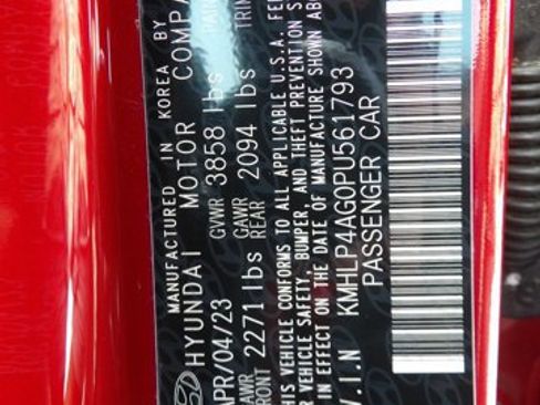 Certified 2023 Hyundai Elantra Limited FWD image 31