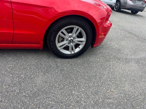 Used 2014 Ford Mustang Coupe RWD image 29
