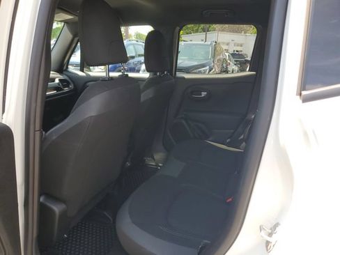 Certified 2022 Jeep Renegade Altitude AWD/4WD image 14